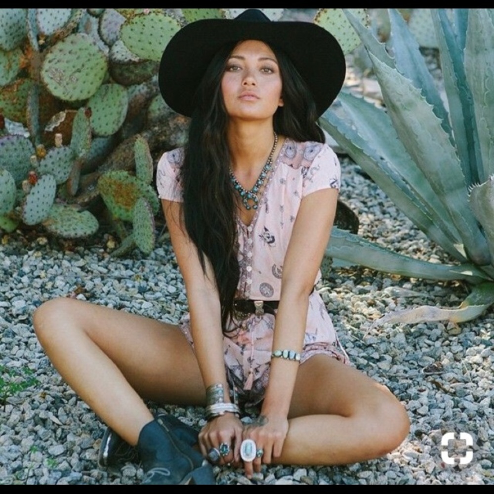 Spell Coyote Playsuit ♥️ size small - Picture 3 of 7